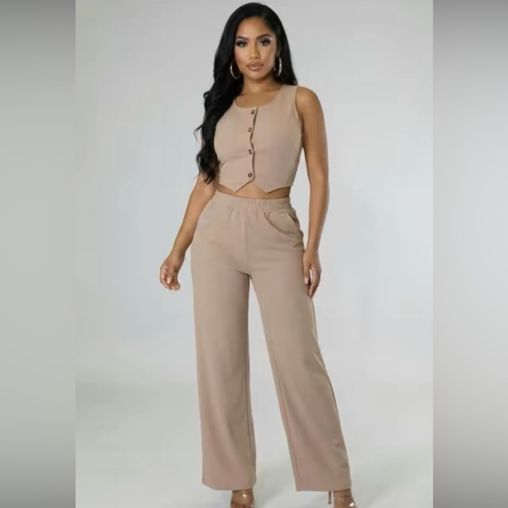 Women's Tan Sleeveless Jumpsuit